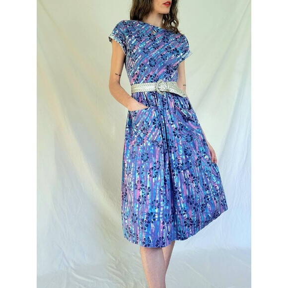 Vintage 1940s Day Dress with Pockets: Floral Cotton Midi, Novelty Print, Small - Picture 10 of 10